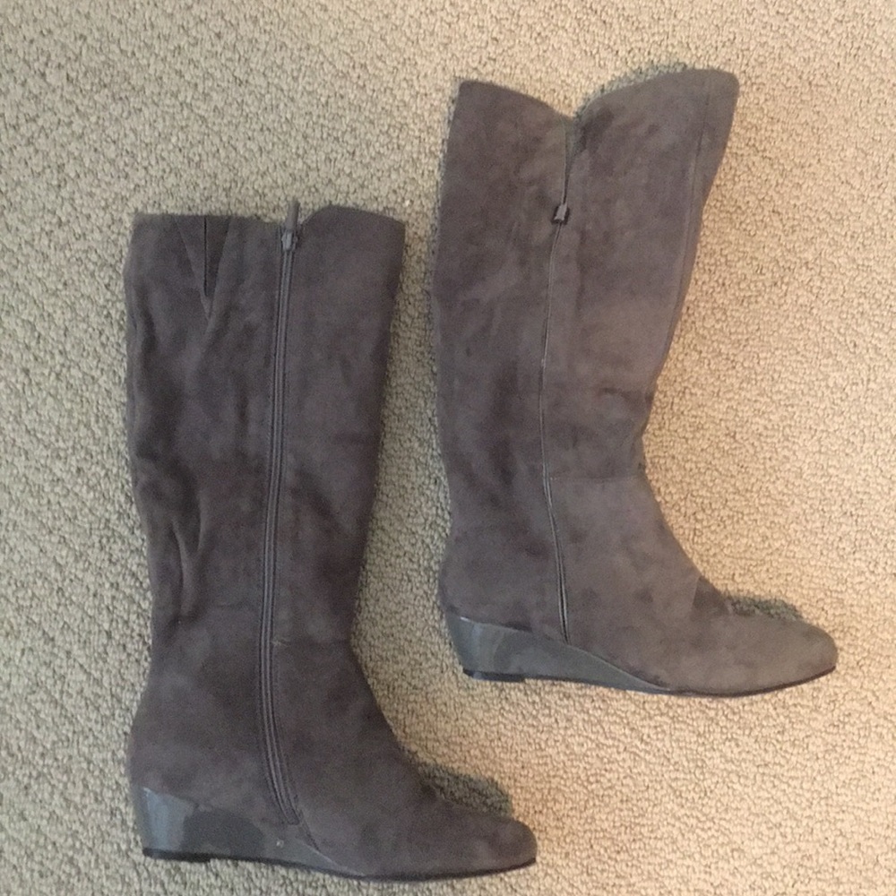 Grey boots - size 8.5